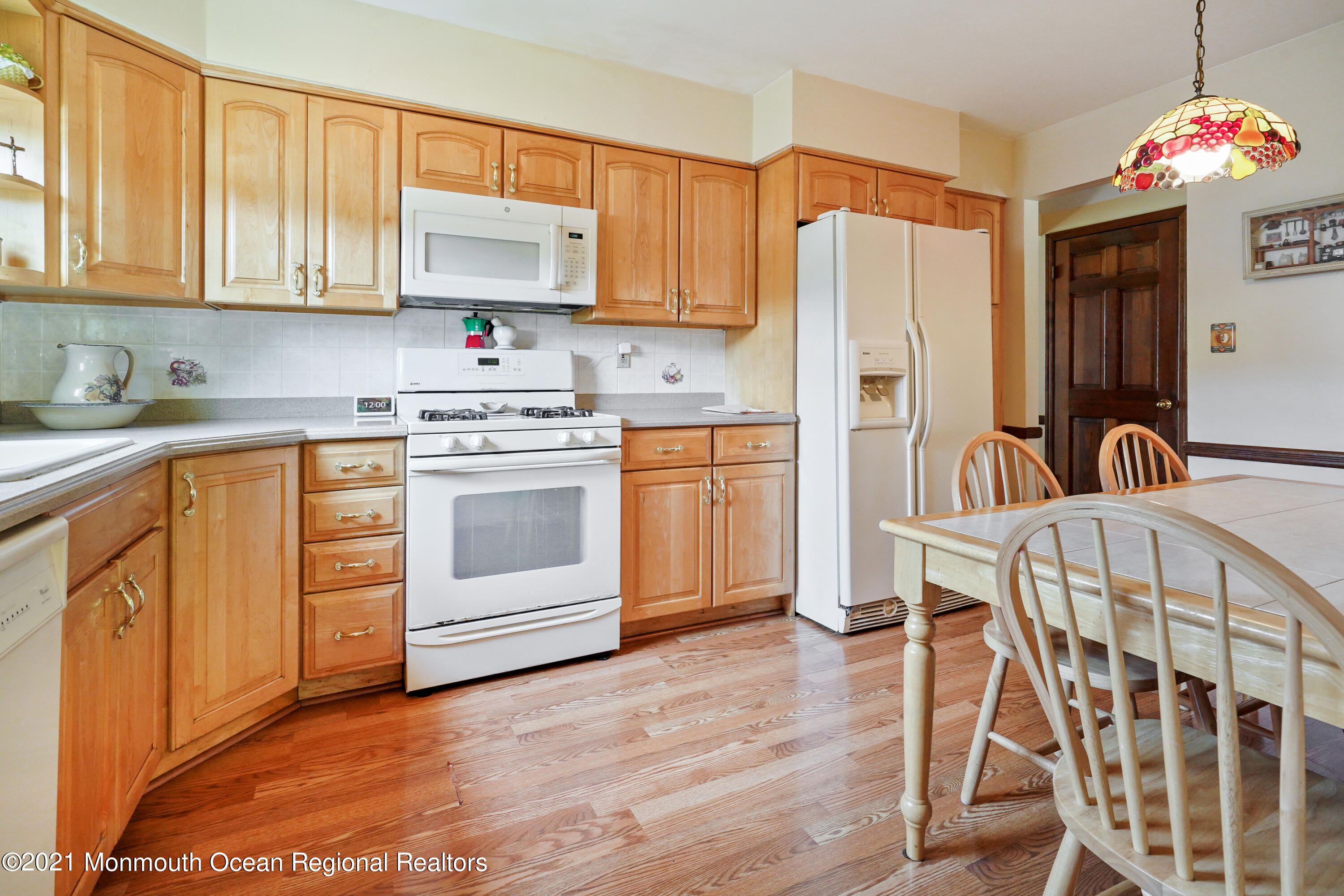 32 Pepperridge Road Howell, NJ 07731 - Photo 7 of 33 DSC09947