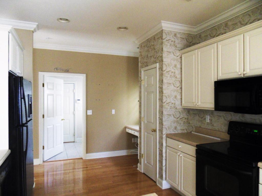 118 Forestberry Street Oak Ridge, TN 37830 - Photo 3 of 34 3 Kitchen