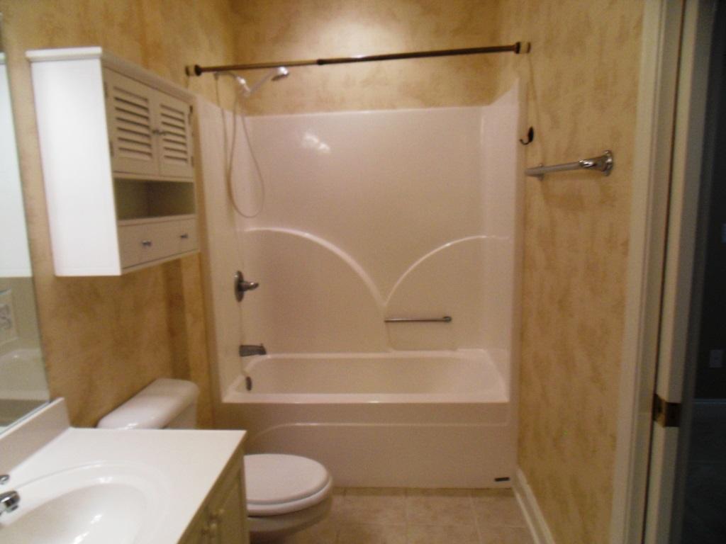 118 Forestberry Street Oak Ridge, TN 37830 - Photo 8 of 34 9 Master Bath