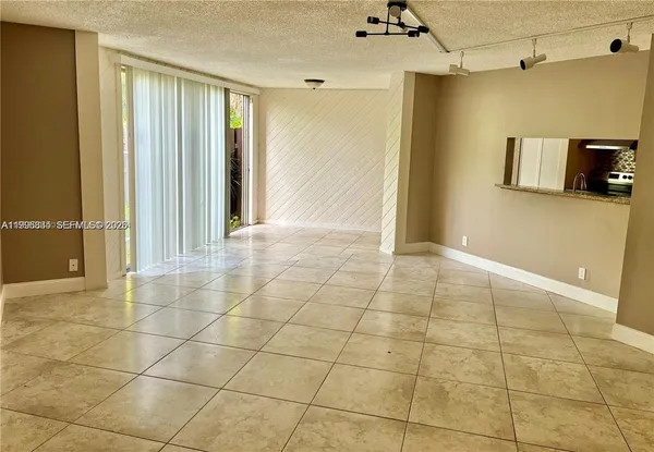 $2,200 | 3100 North Pine Island Road, Unit 103, Sunrise, FL 33351