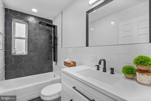 $247,000 | 5942 North Norwood Street, Philadelphia, PA 19138