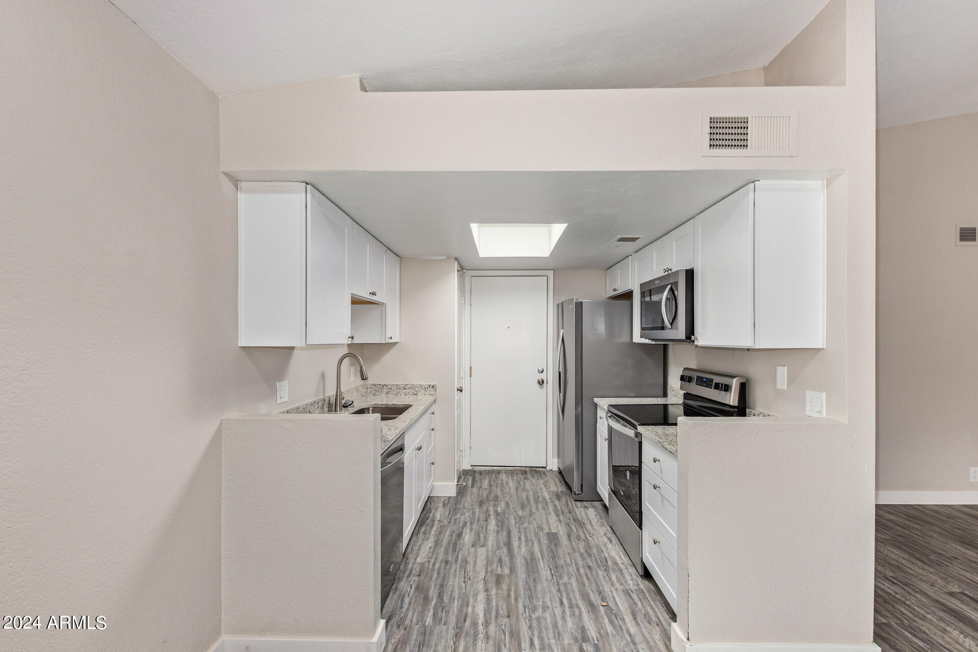 534 East Marco Polo Road Phoenix, AZ 85024 - Photo 7 of 25