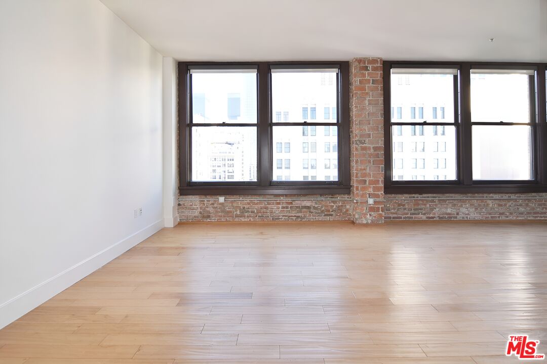 460 South Spring Street, Unit 701 Los Angeles, CA 90013 - Photo 2 of 33