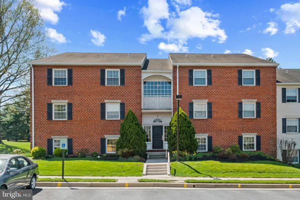 $270,000 | 5 Elphin Court, Unit 301, Lutherville-Timonium, MD 21093