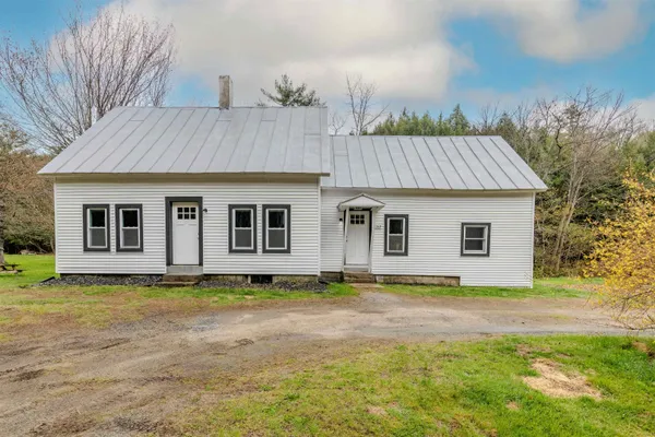 $330,000 | 269 New Hampshire Rte 25C, Piermont, NH 03779