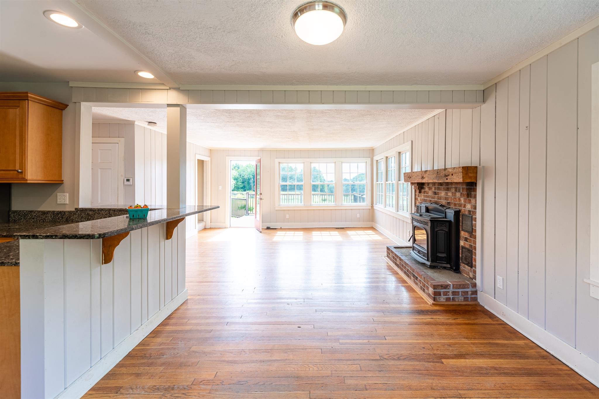 128 Old Strong Road Thetford, VT 05075 - Photo 4 of 27