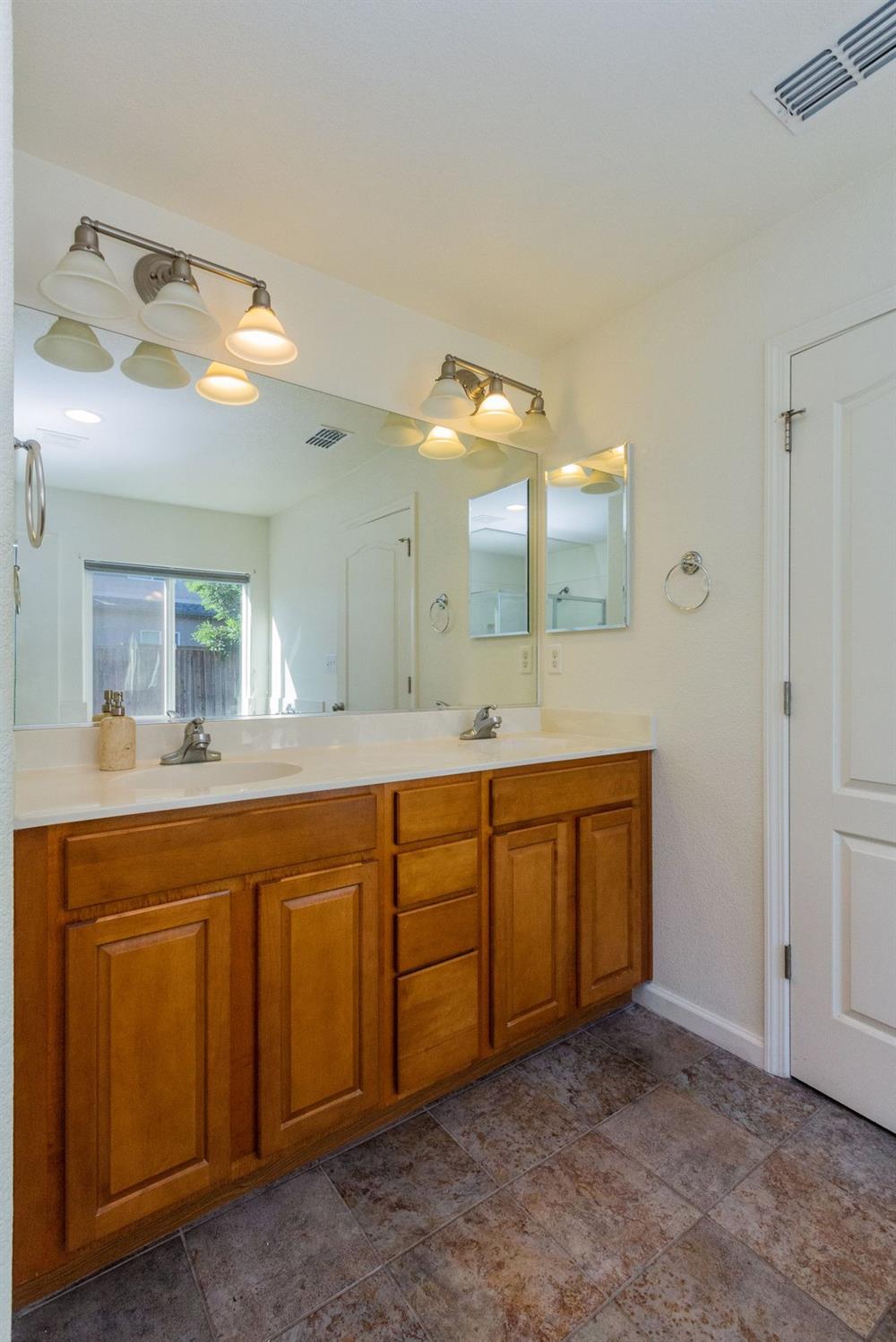 914 Pear Street Madera, CA 93638 - Photo 15 of 22