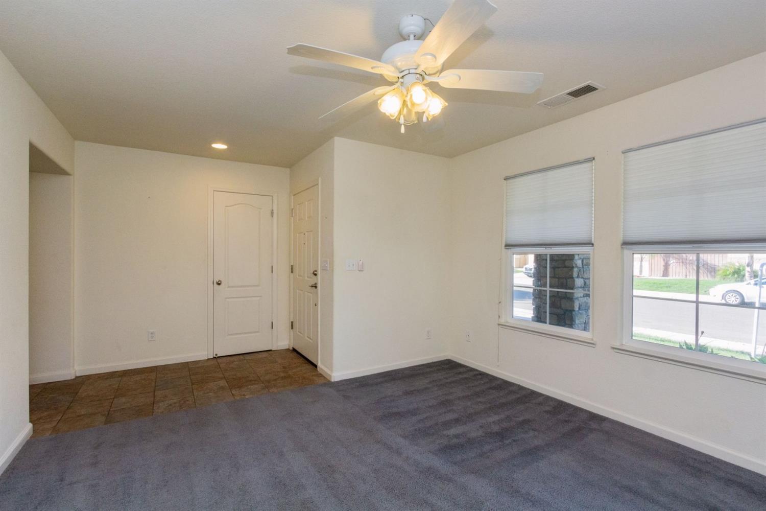 914 Pear Street Madera, CA 93638 - Photo 4 of 22