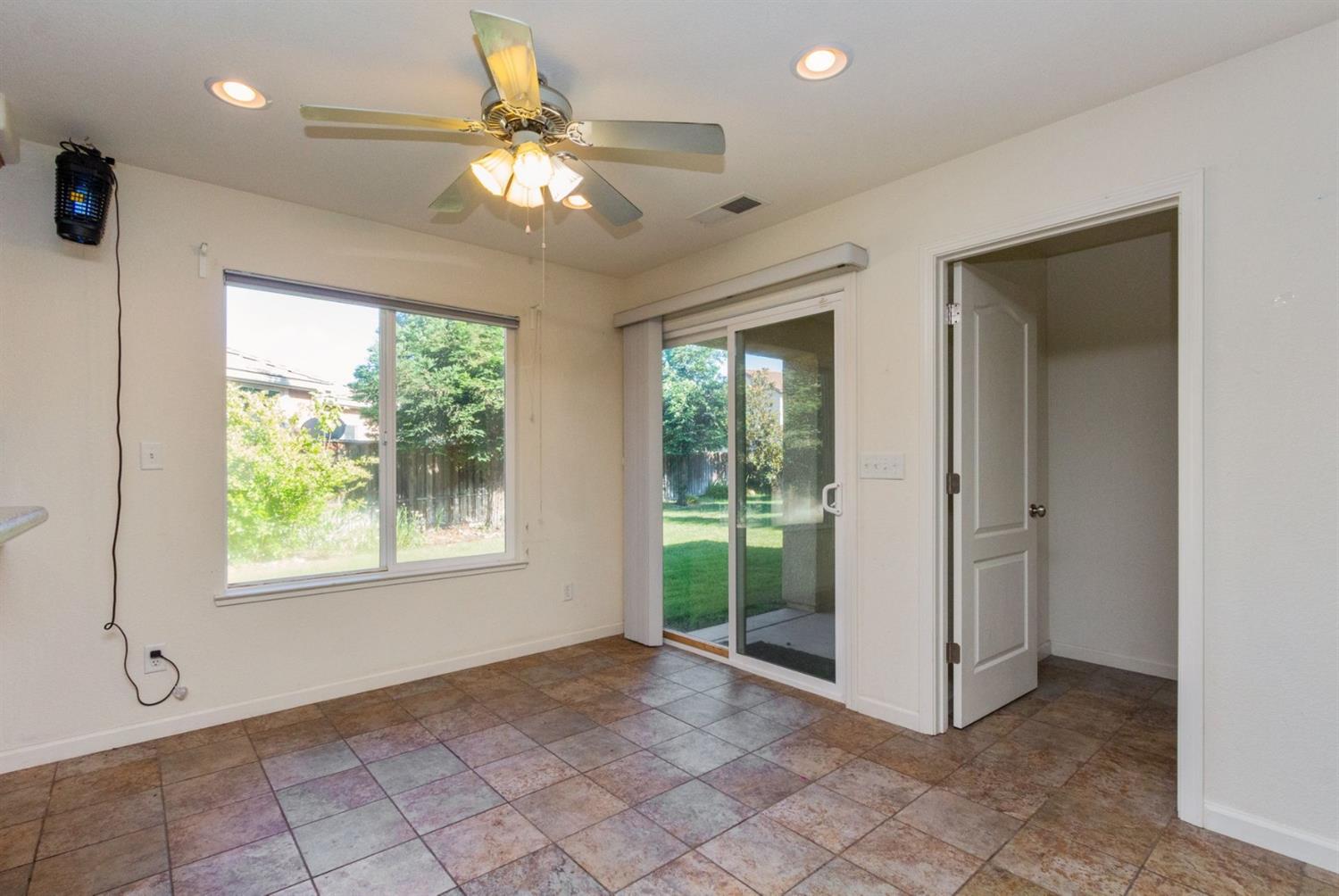 914 Pear Street Madera, CA 93638 - Photo 10 of 22