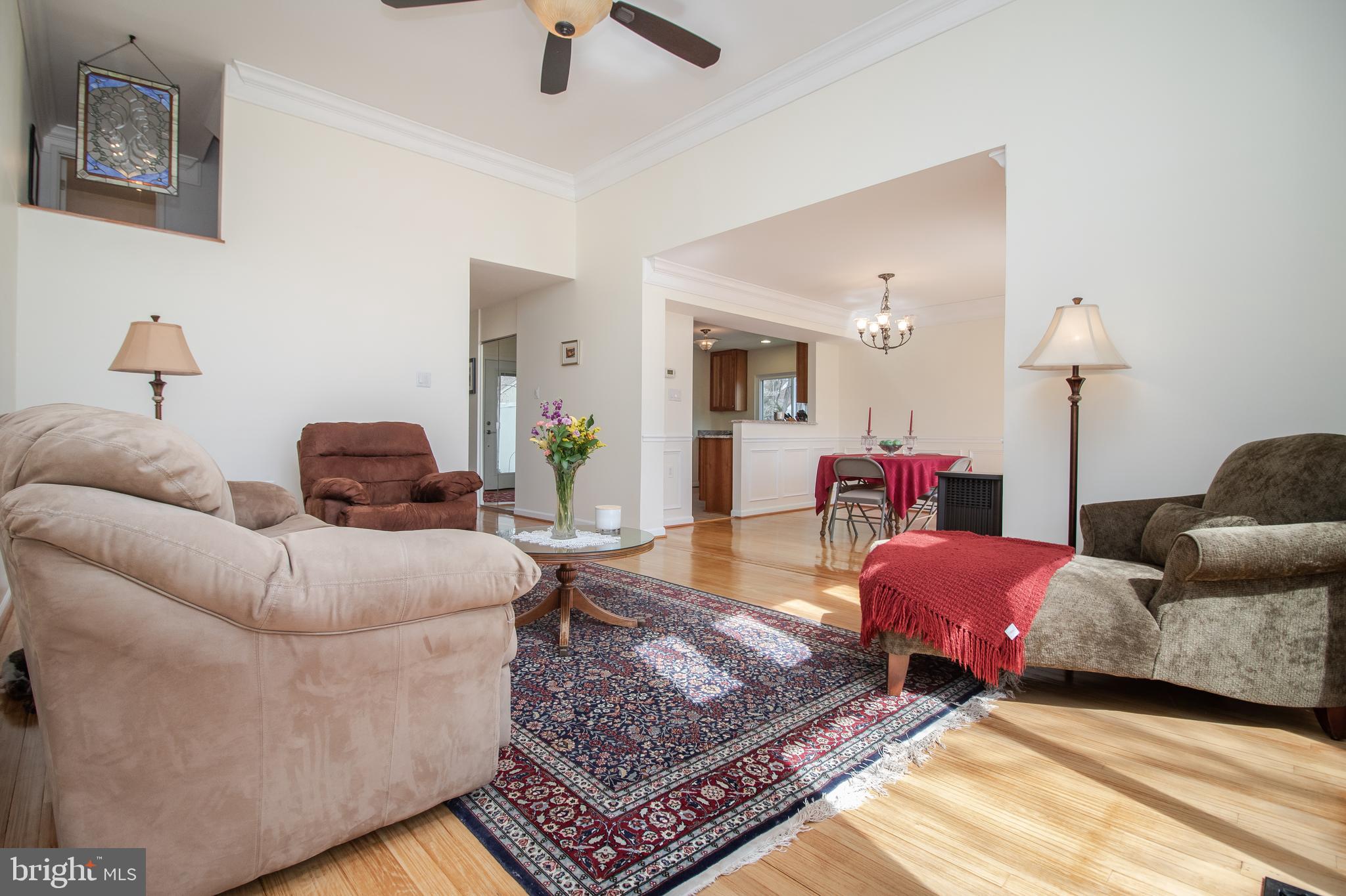 1625 Inlet Court Reston, VA 20190 - Photo 8 of 50 Living room