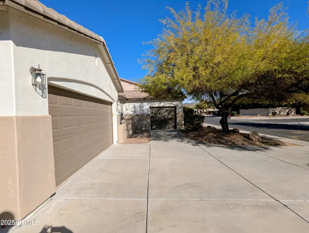 a house view with a outdoor space