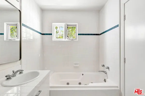 $6,250 | 811 21st Street, Unit 2, Santa Monica, CA 90403