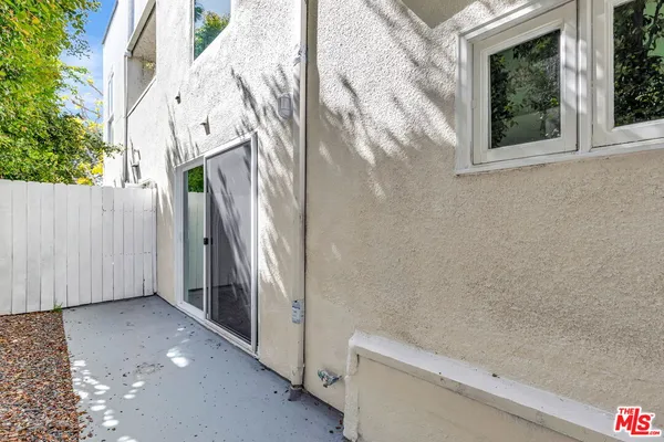 $6,250 | 811 21st Street, Unit 2, Santa Monica, CA 90403