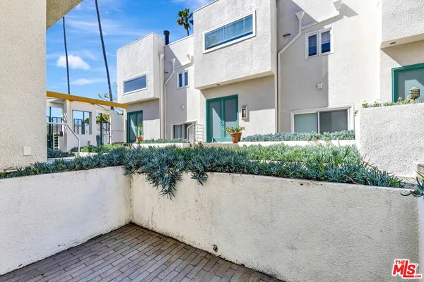 $6,250 | 811 21st Street, Unit 2, Santa Monica, CA 90403