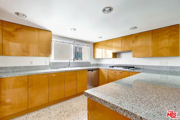 $6,250 | 811 21st Street, Unit 2, Santa Monica, CA 90403