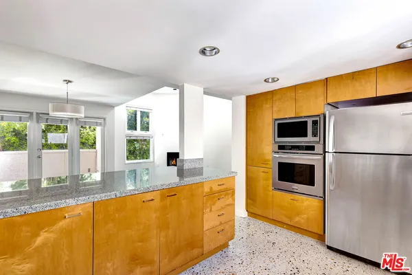 $6,250 | 811 21st Street, Unit 2, Santa Monica, CA 90403