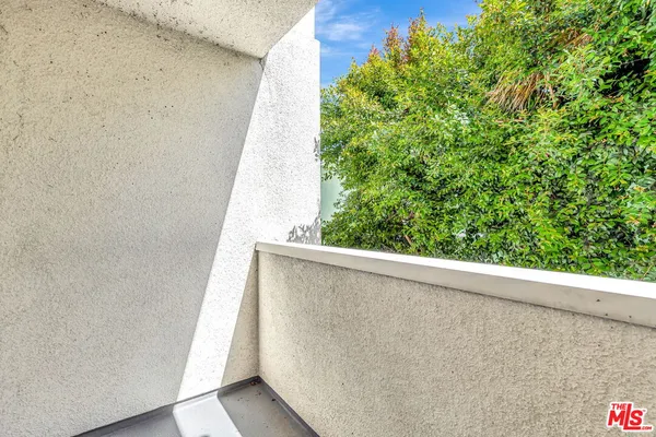 $6,250 | 811 21st Street, Unit 2, Santa Monica, CA 90403