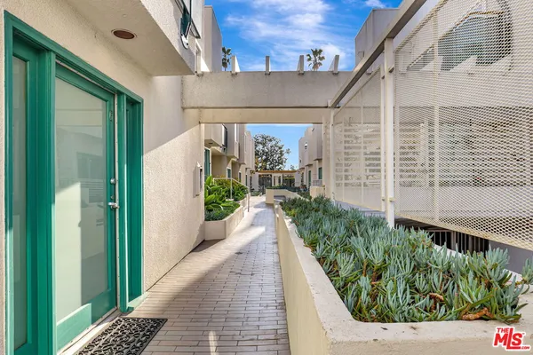 $6,250 | 811 21st Street, Unit 2, Santa Monica, CA 90403
