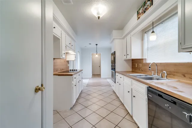 $1,950 | 15114 Forest Lodge Drive, Houston, TX 77070