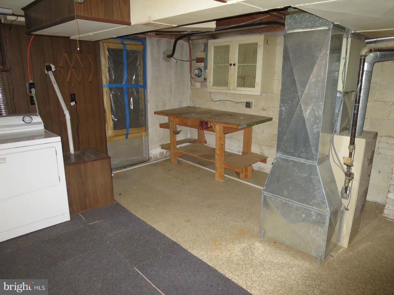 1534 Doolittle Road Baltimore, MD 21221 - Photo 11 of 17 LL Work Room