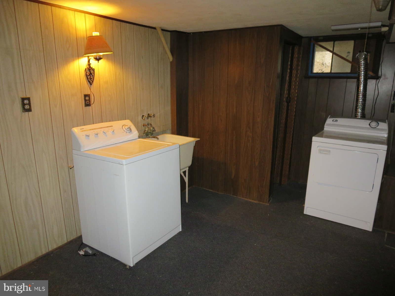 1534 Doolittle Road Baltimore, MD 21221 - Photo 12 of 17 LL Laundry Area