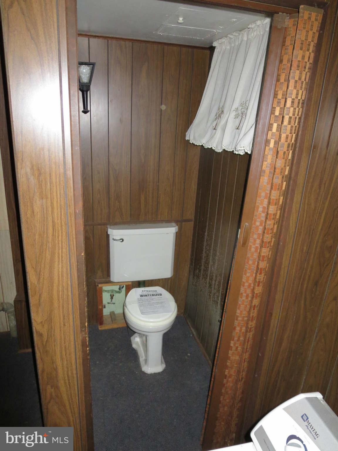 1534 Doolittle Road Baltimore, MD 21221 - Photo 13 of 17 LL Flush