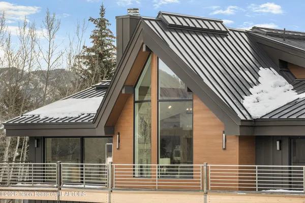 $9,750,000 | 1325 Munger Mountain Road, Jackson, WY 83001