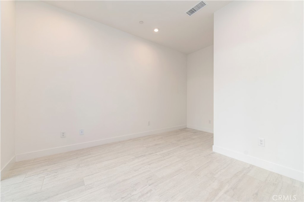 2604 Everly Drive San Diego, CA 92108 - Photo 29 of 33 a view of empty room