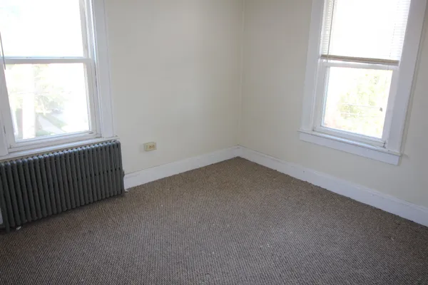 $1,100 | 174 Concord Street, Unit 1, Manchester, NH 03104