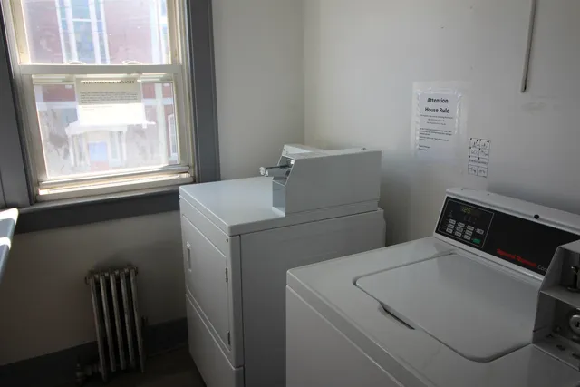 $1,100 | 174 Concord Street, Unit 1, Manchester, NH 03104