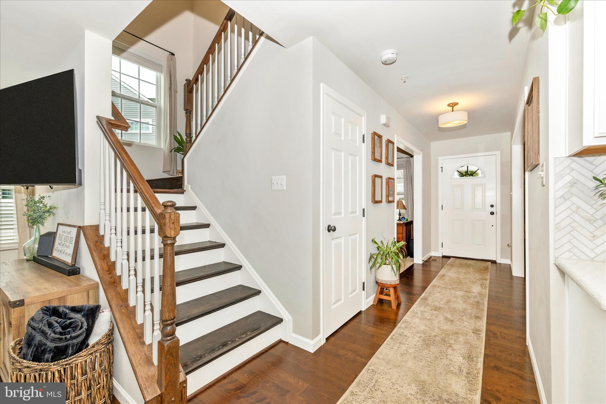 6806 Hawes Court Frederick, MD 21702 - Photo 4 of 59 Interior