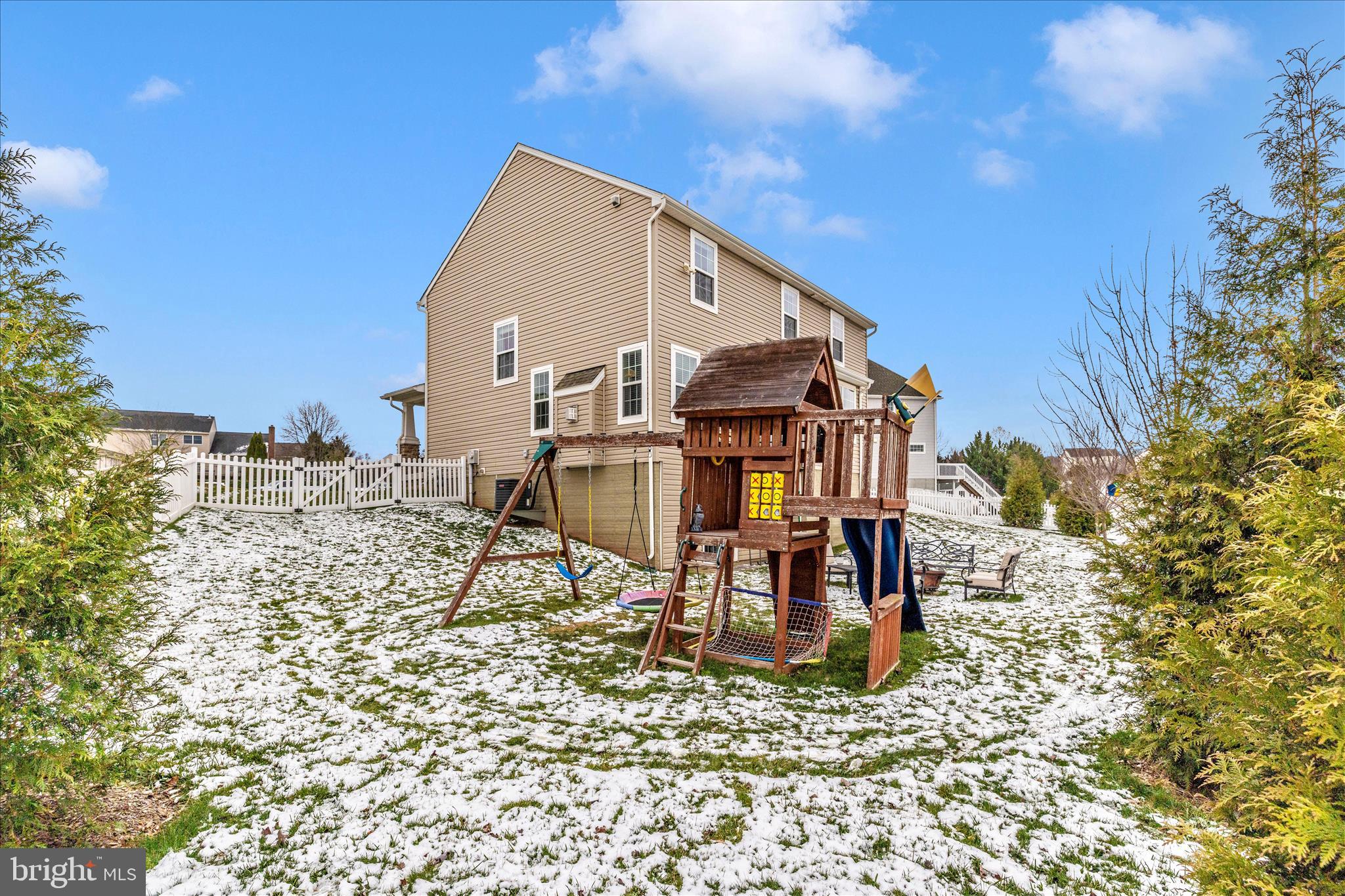 6806 Hawes Court Frederick, MD 21702 - Photo 46 of 59 Fenced rear yard