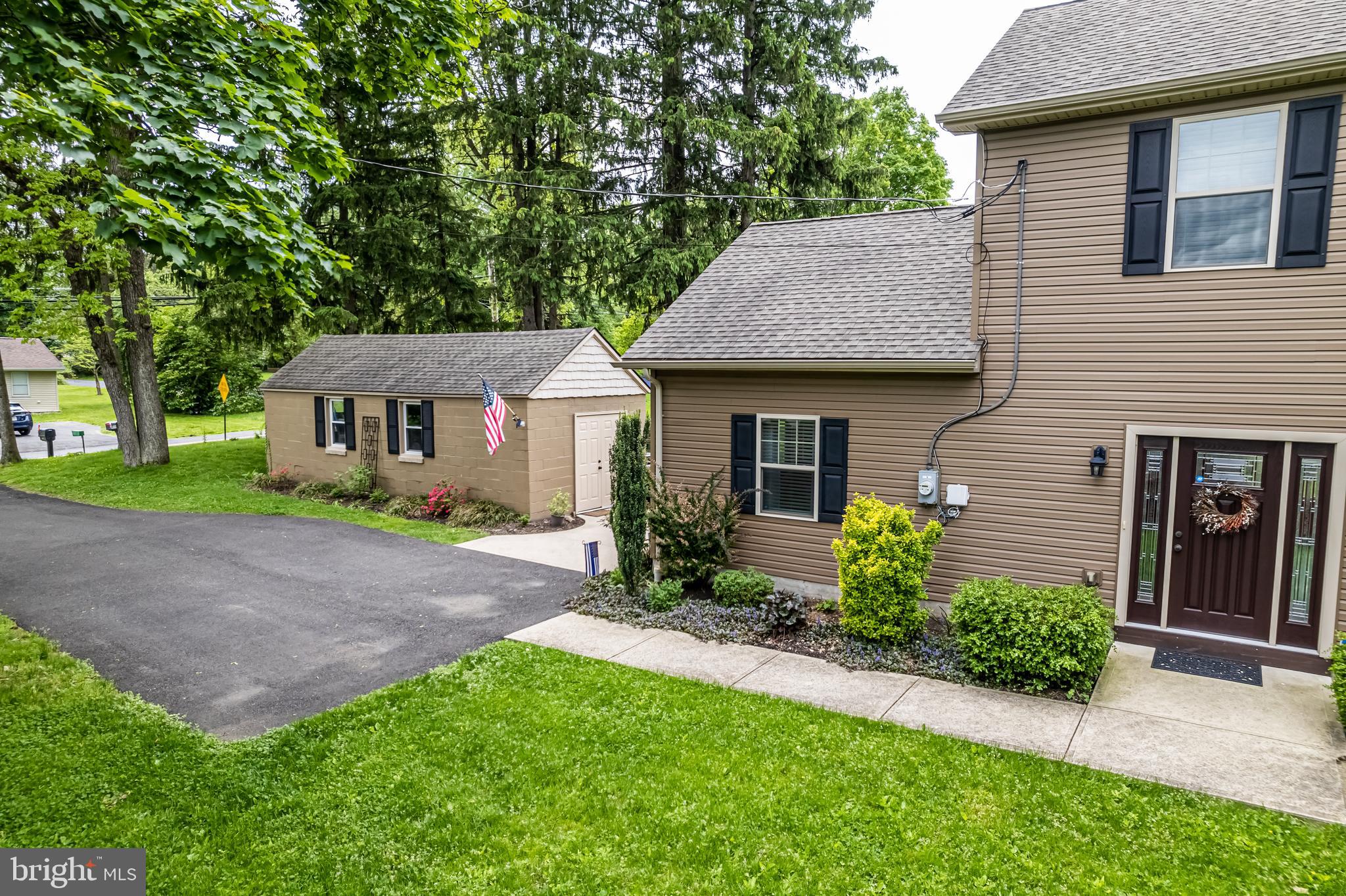 4055 West Hopewell Road Center Valley, PA 18034 - Photo 3 of 58 Gallery Image 3