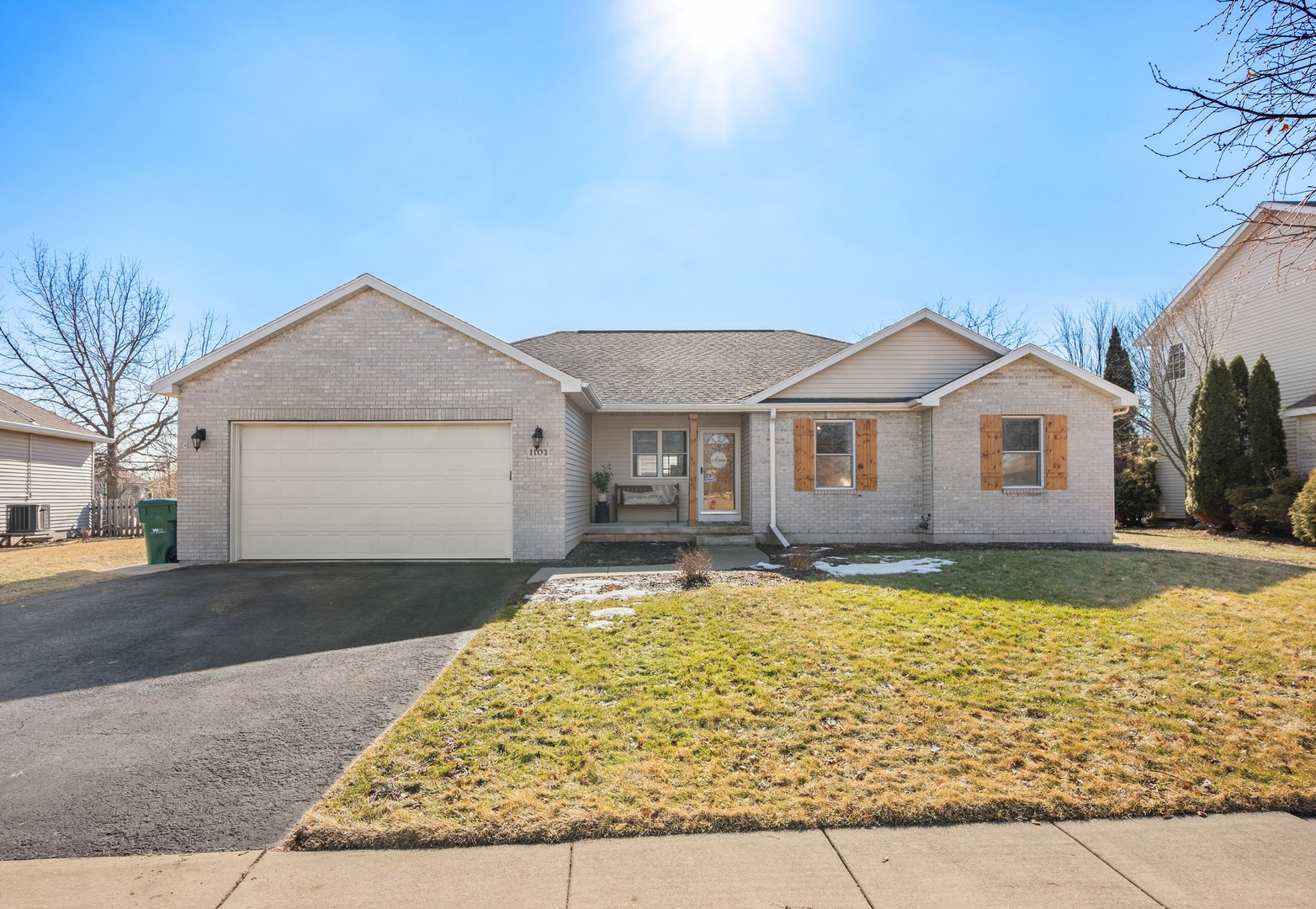 1102 Oxford Circle Sycamore, IL 60178 - Photo 1 of 29