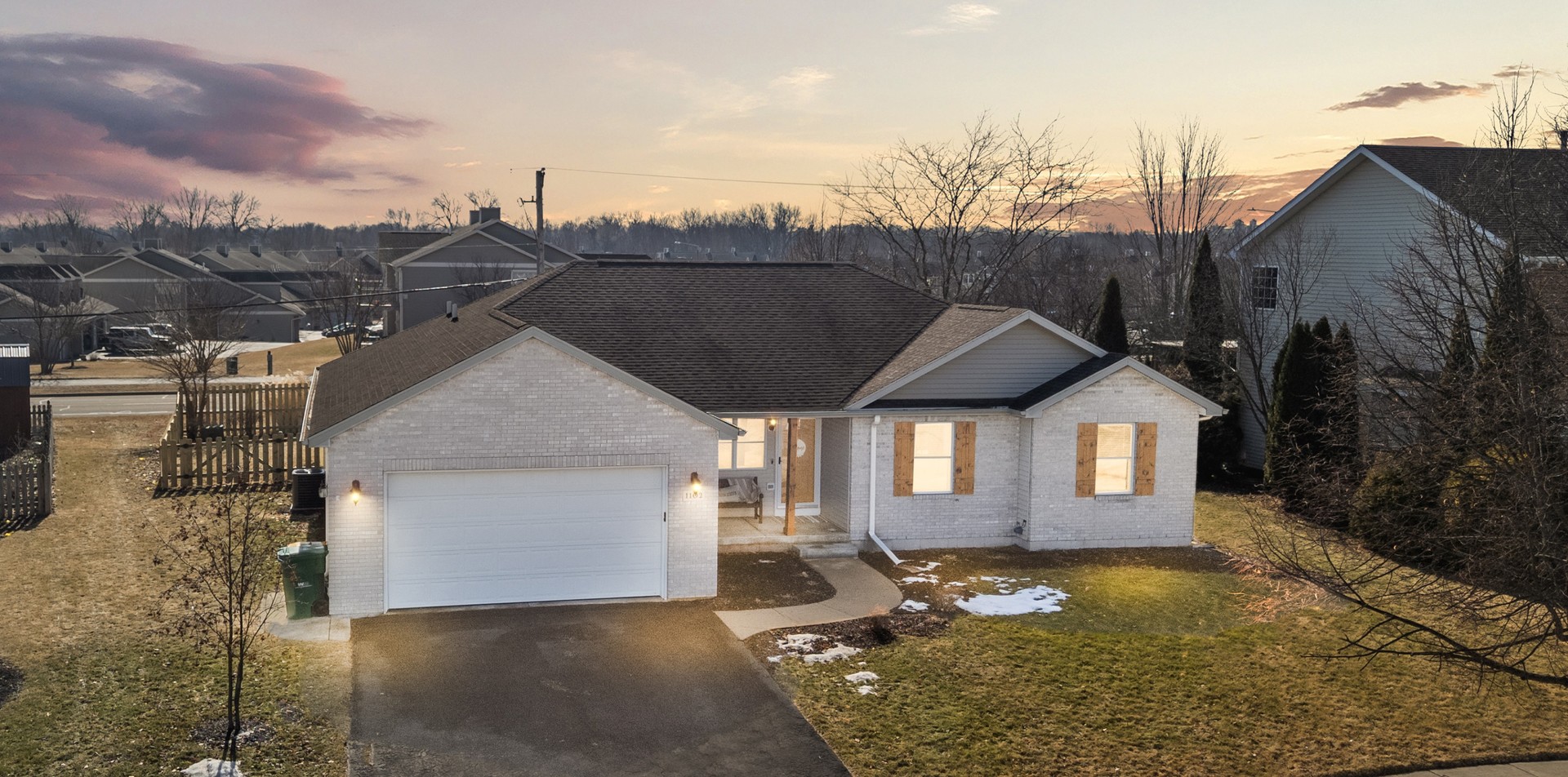 1102 Oxford Circle Sycamore, IL 60178 - Photo 2 of 29