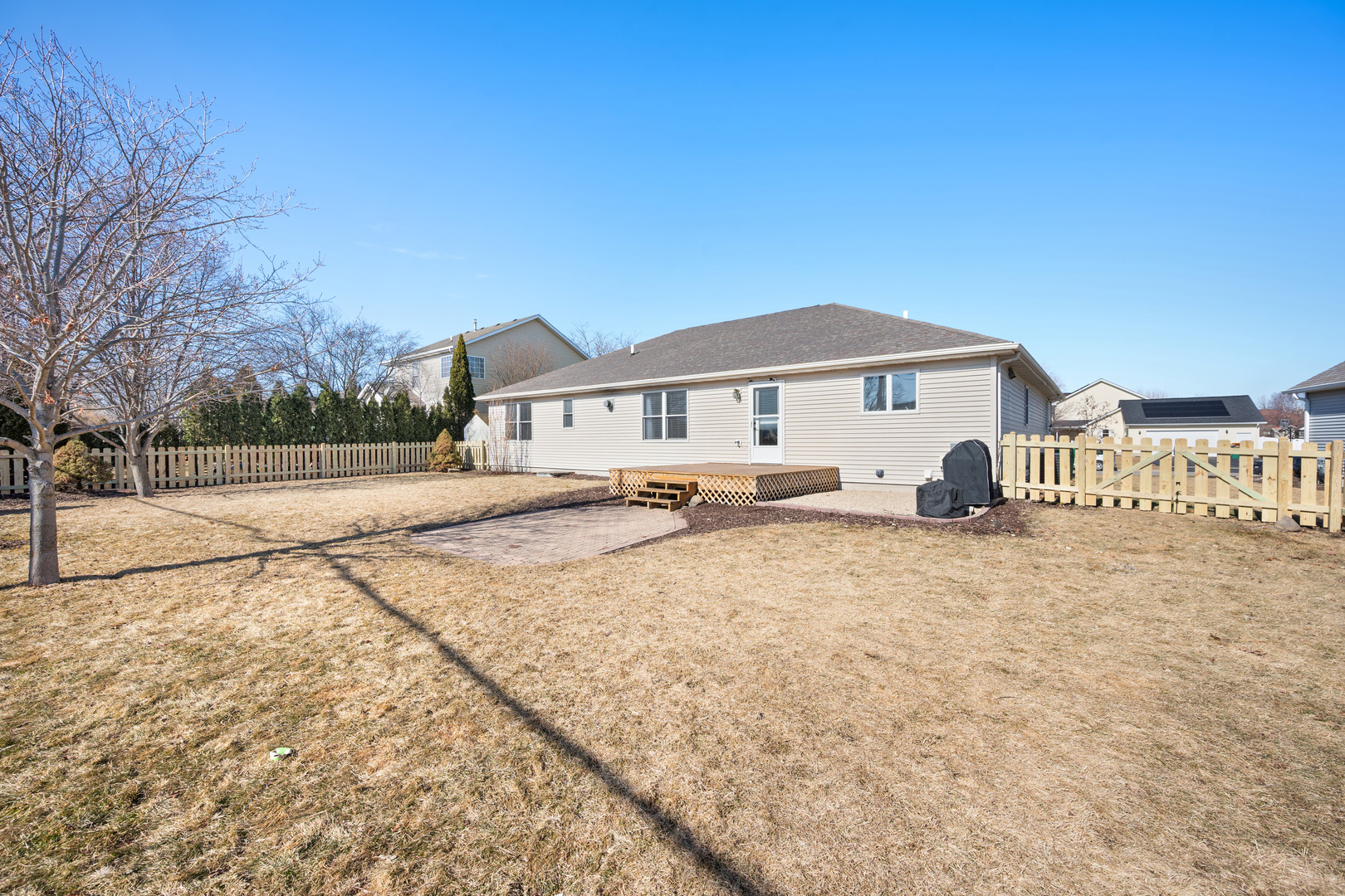 1102 Oxford Circle Sycamore, IL 60178 - Photo 4 of 29