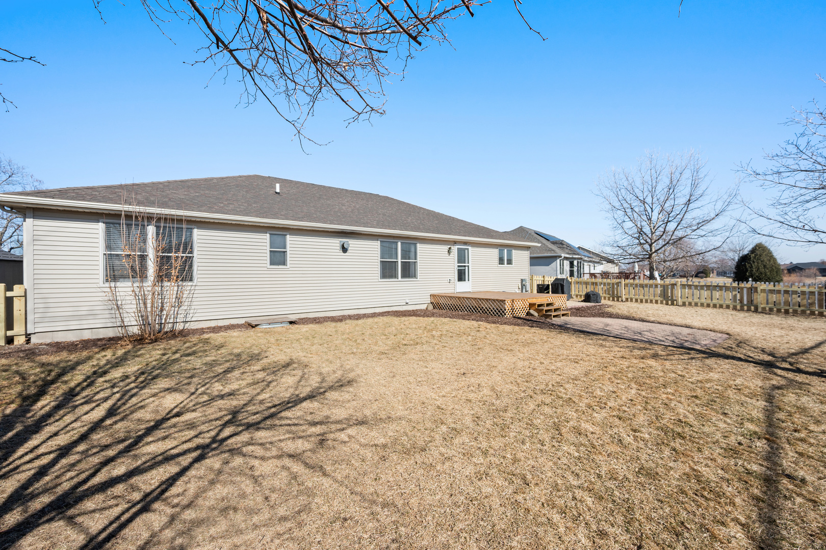 1102 Oxford Circle Sycamore, IL 60178 - Photo 5 of 29