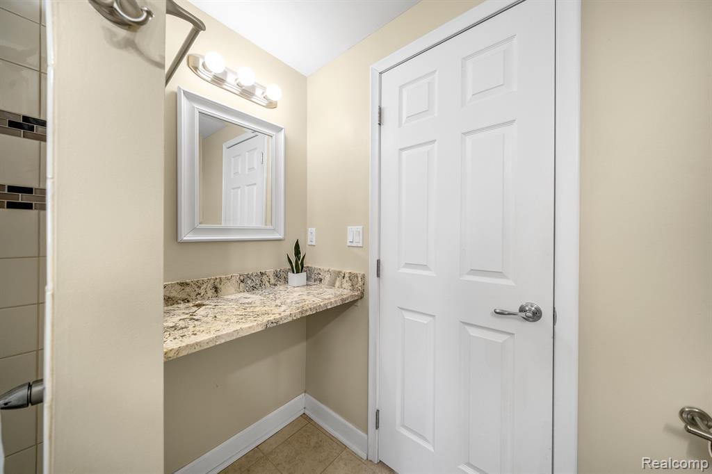 3407 Crooks Road Royal Oak, MI 48073 - Photo 19 of 29