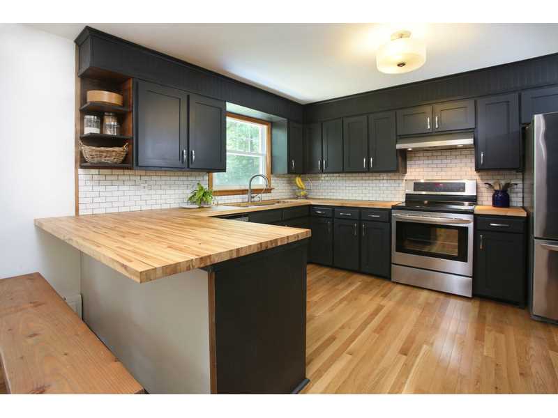 297 Old River Road Lincoln, RI 02865 - Photo 3 of 17 Kitchen.