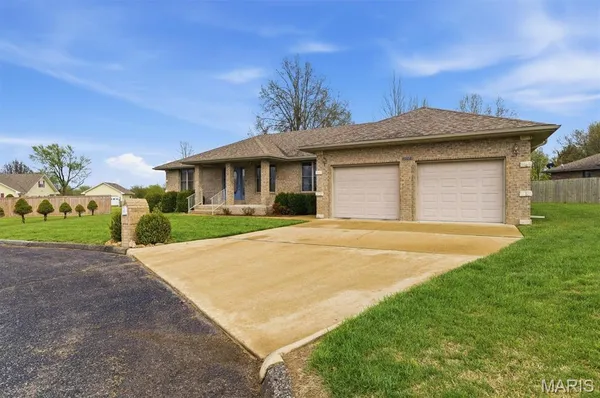 $250,000 | 1308 Lawson Circle, Mountain Grove, MO 65711