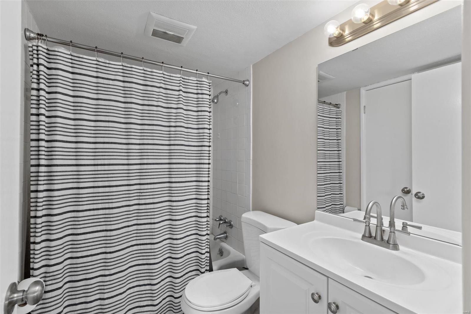 10415 Briarbend Drive, Unit 2 St. Louis, MO 63146 - Photo 13 of 22