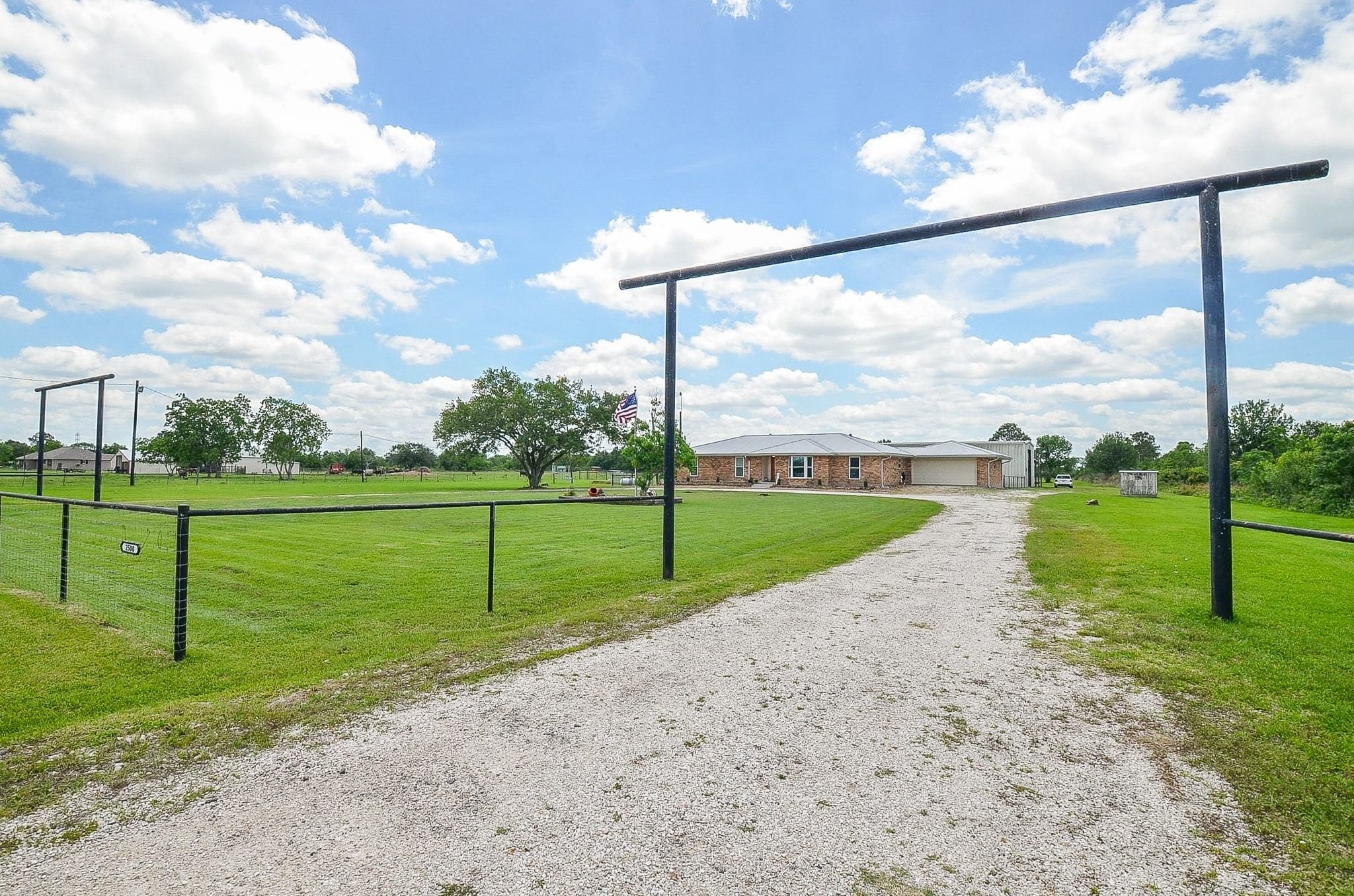 2500 County Road 62 Rosharon, TX 77583 - Photo 5 of 48 a view of a park with large trees