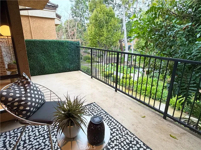 $699,900 | 7911 Woodlake Drive, Unit 76, Huntington Beach, CA 92647