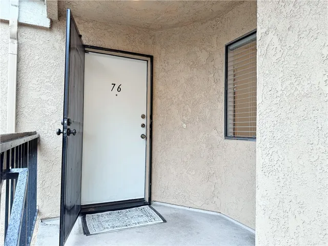 $699,900 | 7911 Woodlake Drive, Unit 76, Huntington Beach, CA 92647