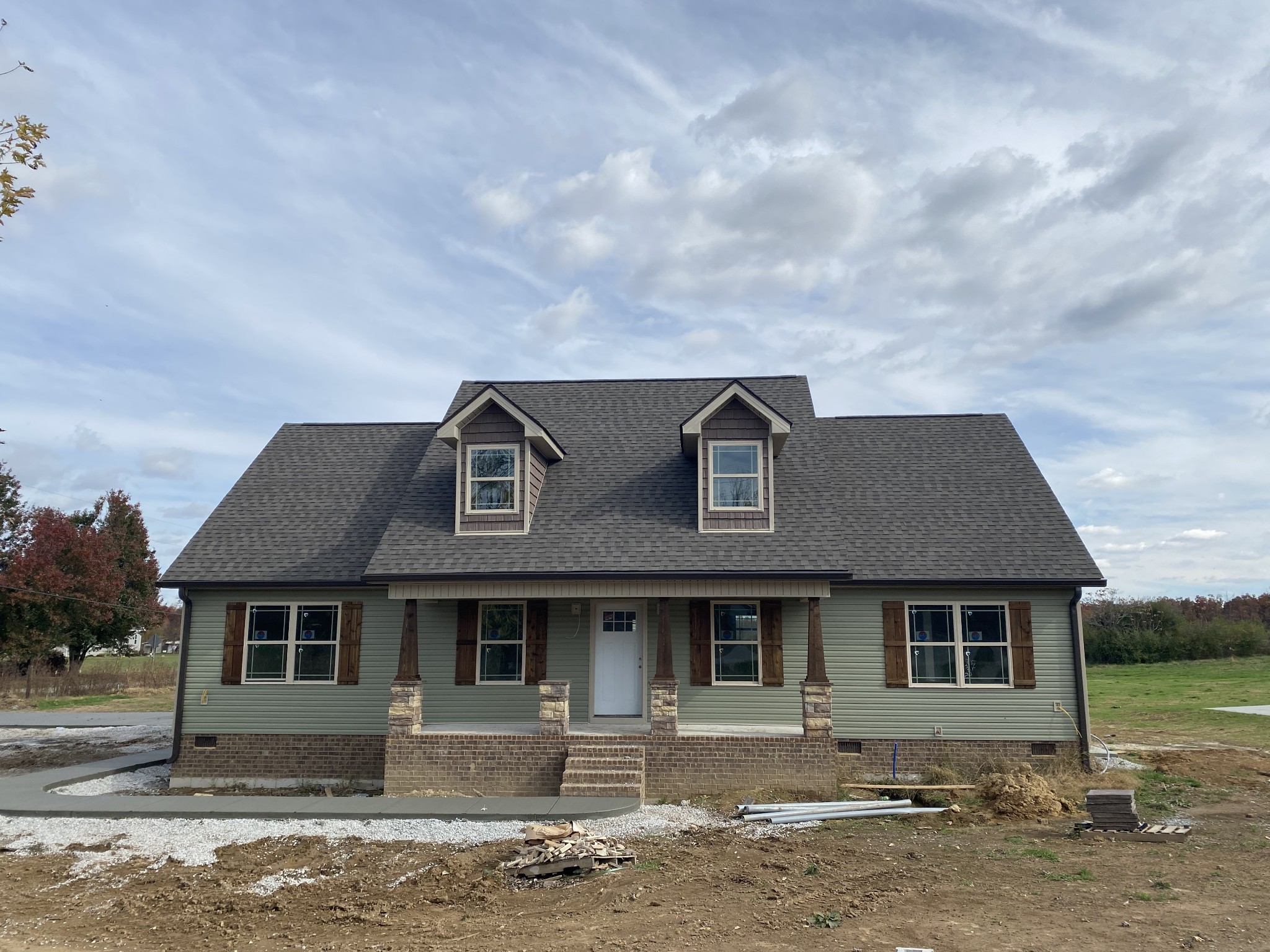 8654 Fredonia Road Manchester, TN 37355 - Photo 3 of 32 front view of a house with a yard