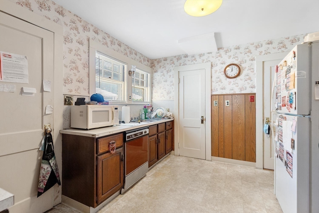 25 Rural Avenue Medford, MA 02155 - Photo 14 of 31 Gallery Image 14