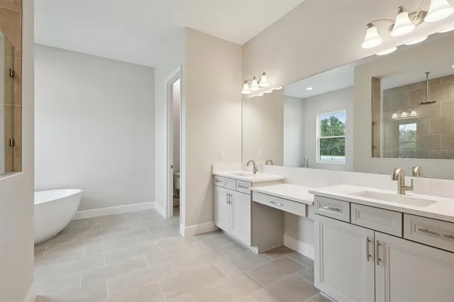 $959,990 | 174 Hidden Ests Court, Brandon, FL 33511