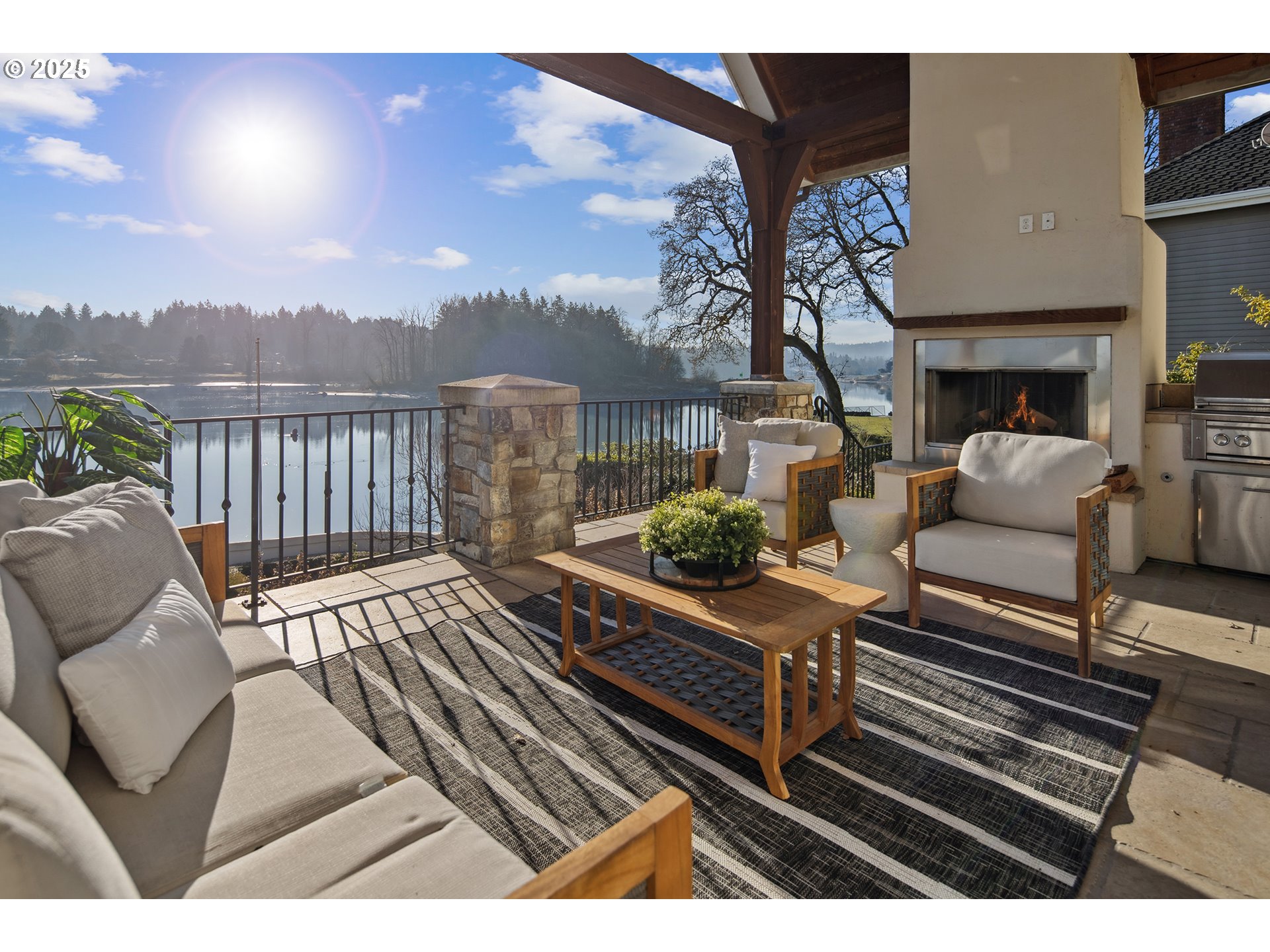 11859 South Riverwood Road Portland, OR 97219 - Photo 15 of 48