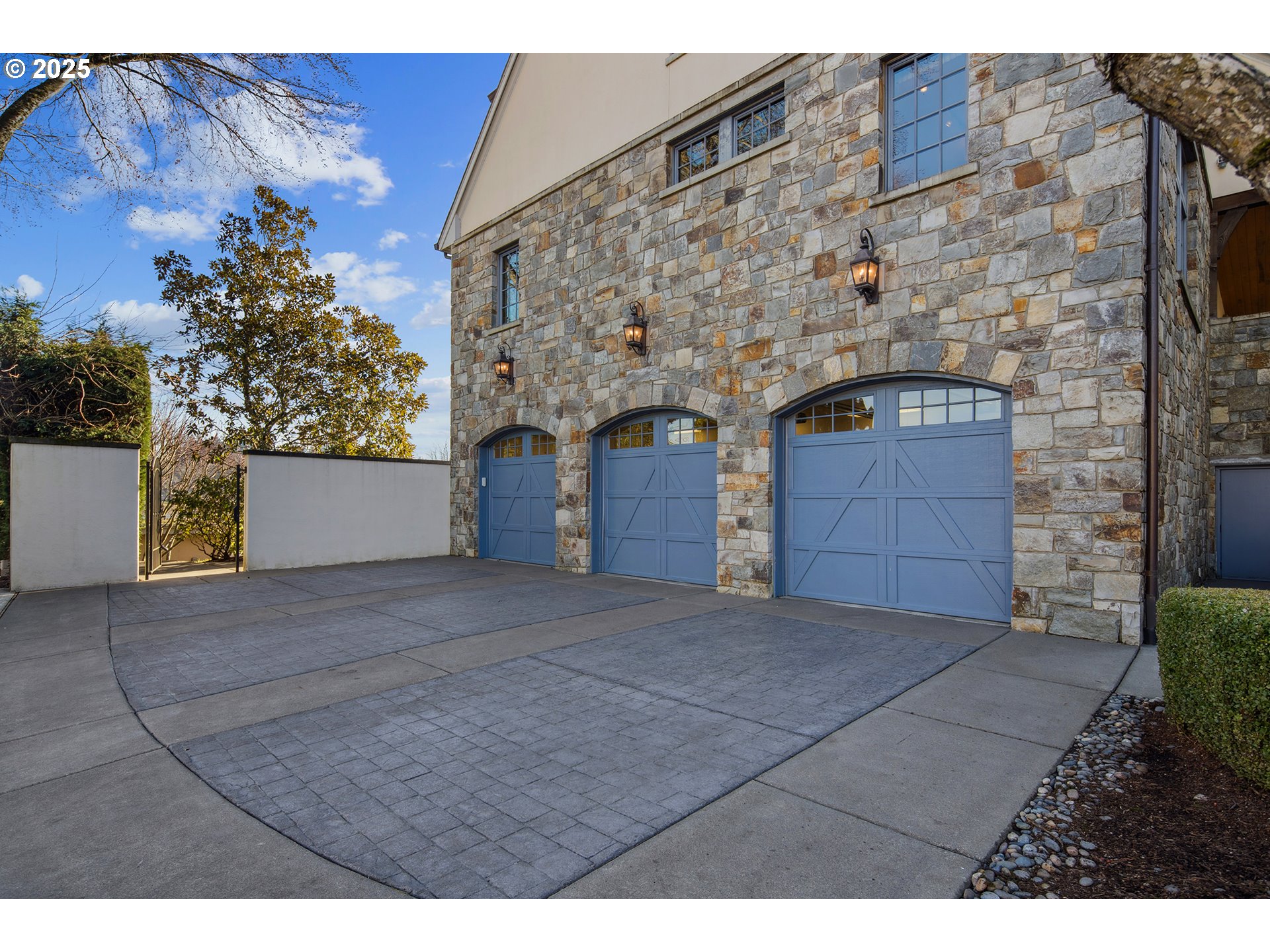 11859 South Riverwood Road Portland, OR 97219 - Photo 35 of 48