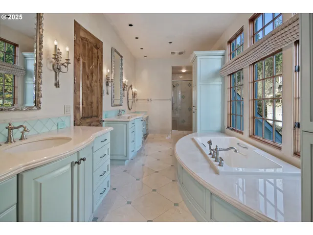 $4,250,000 | 11859 South Riverwood Road, Portland, OR 97219